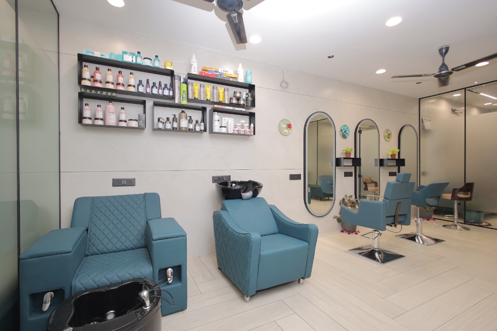Beauty Parlour in Piplod Surat: Why Southside Women Travel to Katargam